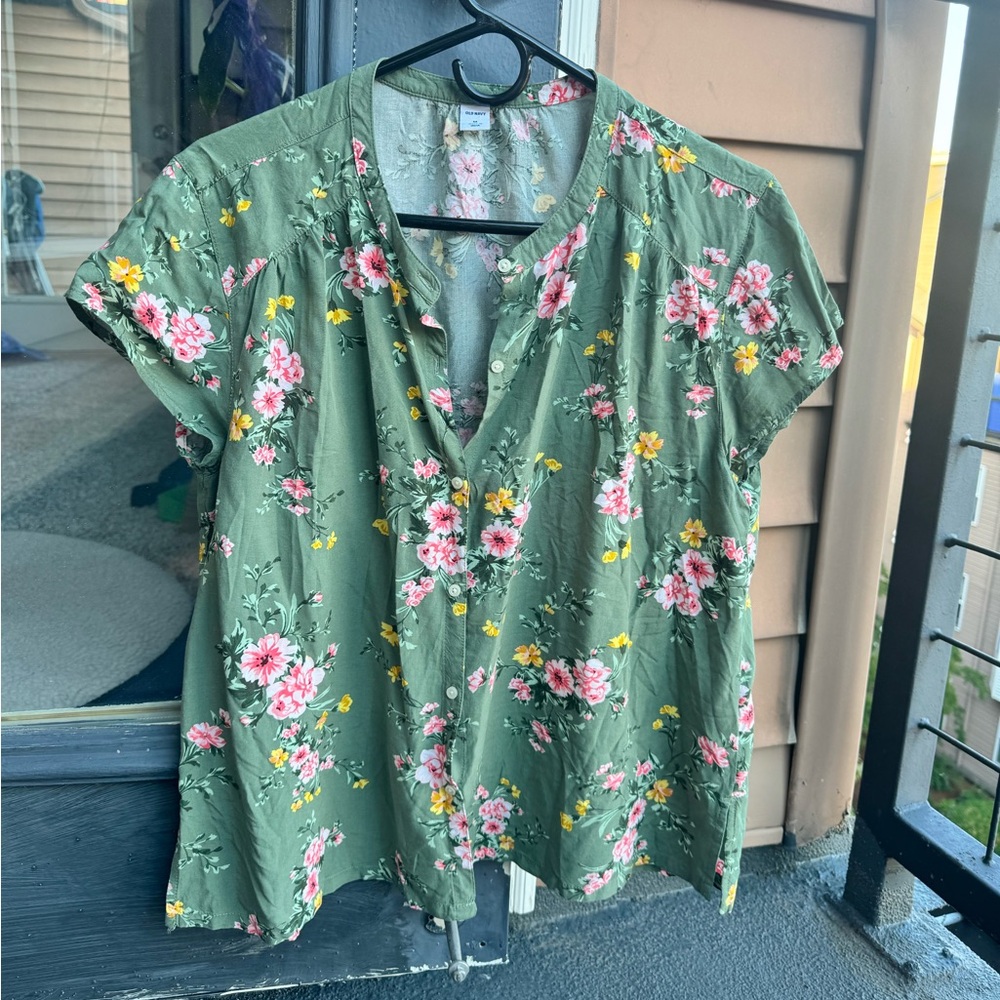 Old Navy Floral Button Up